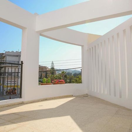 Spacious 2 Bedroom Appartment Near Mall -Internet 1Gbps Paphos Bagian luar foto