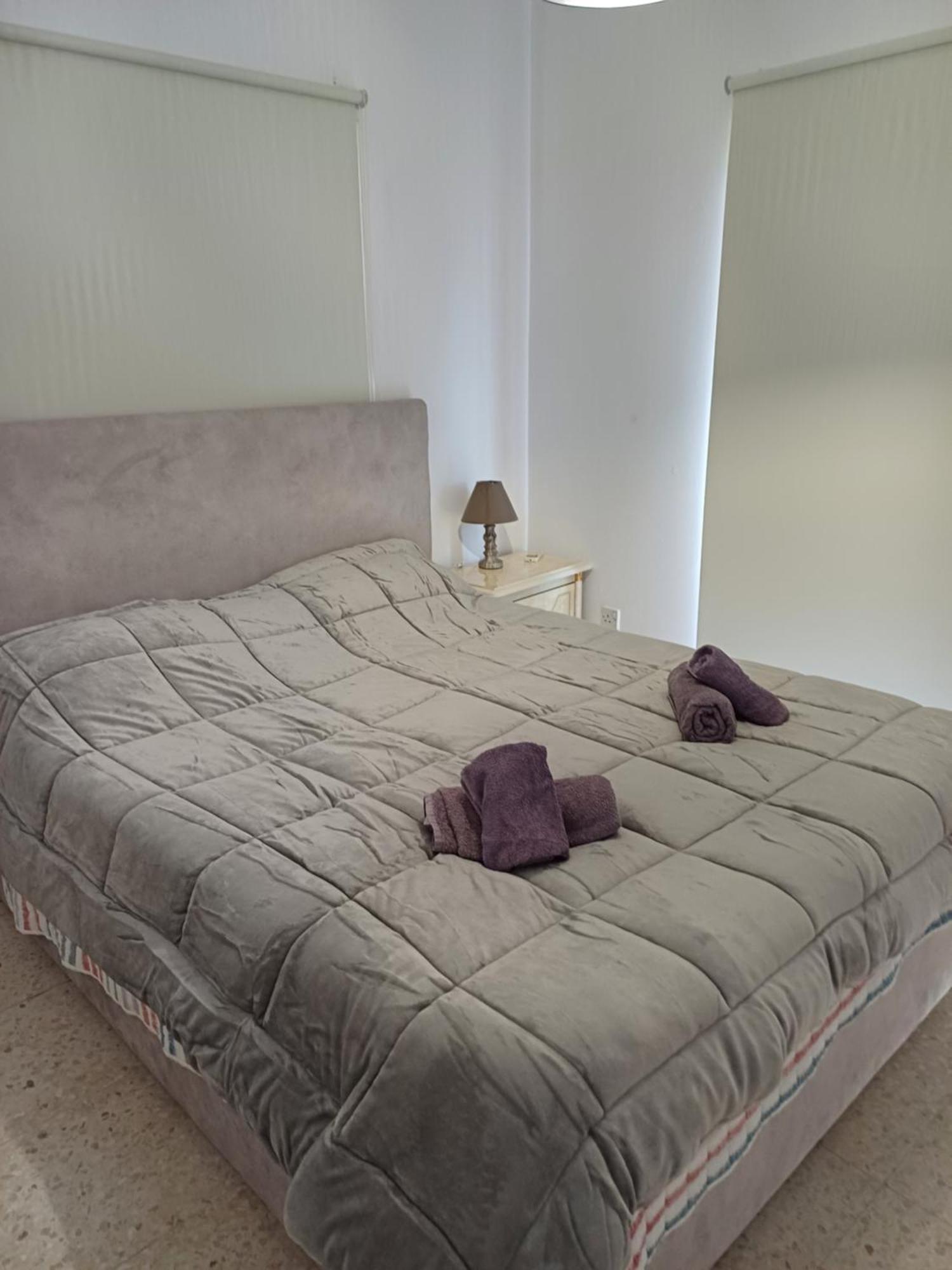 Spacious 2 Bedroom Appartment Near Mall -Internet 1Gbps Paphos Bagian luar foto